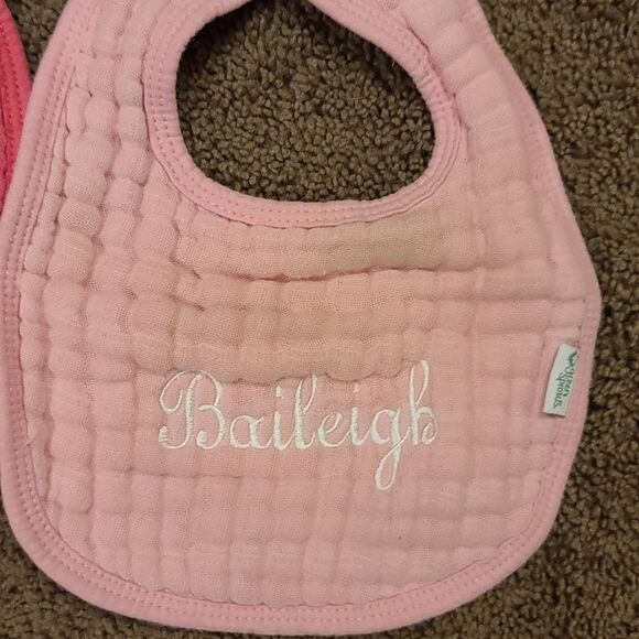 Green Sprouts Baileigh Monogrammed Pink Bibs - Picture 2 of 5